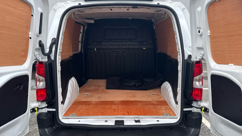 Peugeot Partner E-Standard 800 100kW 50kWh Professional Premium + Van Auto